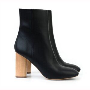 Rare Sydney Brown Black Vegan Leather High Ankle Boots. Size 6.